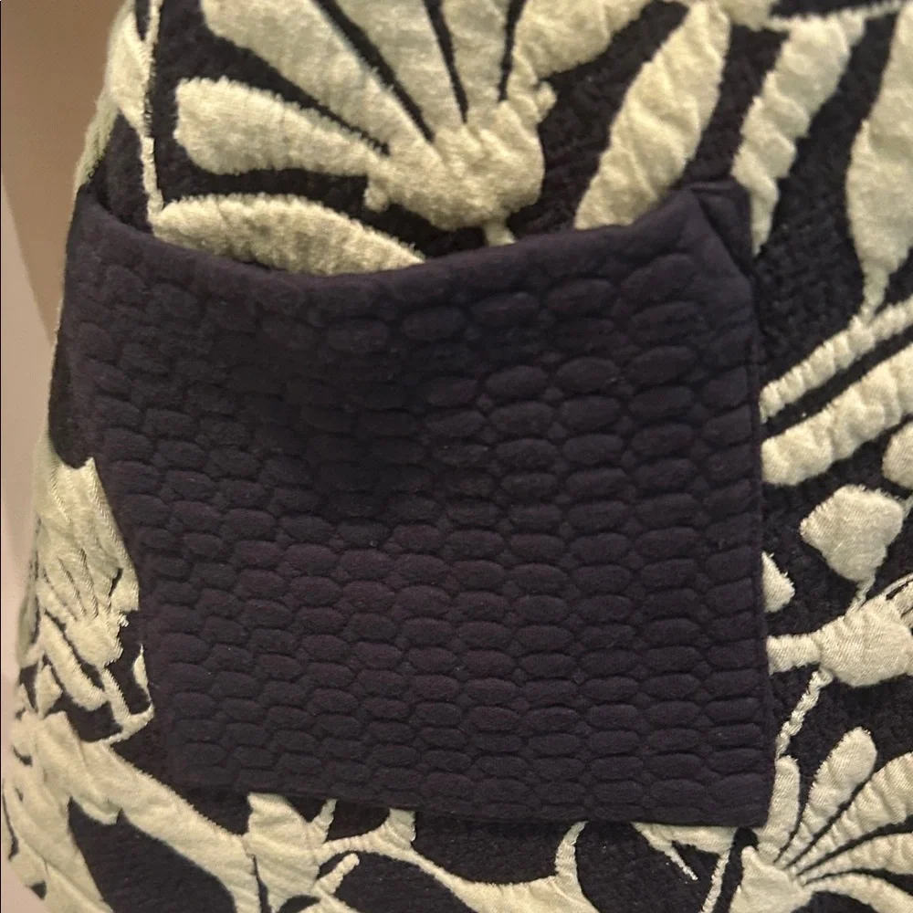 Chalet Women's Top - Picture 3 of 5